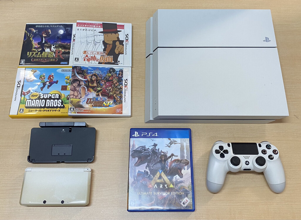 PS4本体、3DS本体、コントローラー、周辺機器、ソフトを計10点買取しました！