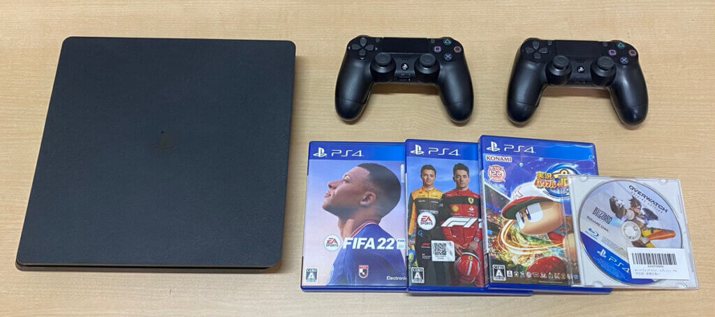 PS4 本体、コントローラー、ソフトを計7点買取しました！