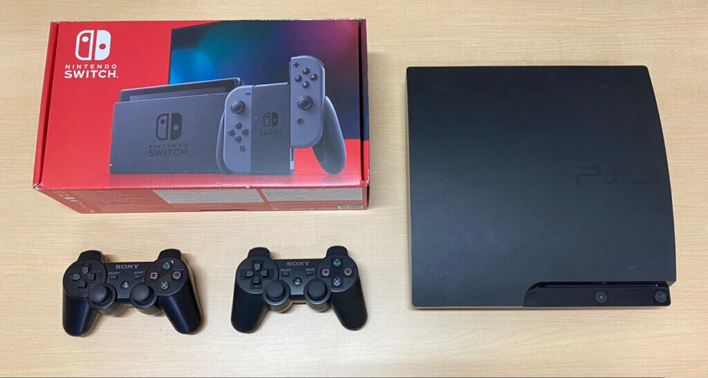 NintendoSwitch (バッテリー持続時間が長くなったモデル)、PS3 本体、コントローラーを計4点買取しました！