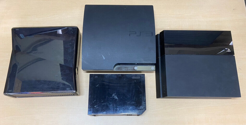 PS4 本体、PS3 本体、Xbox 360 本体、Wii 本体を計4点買取しました！