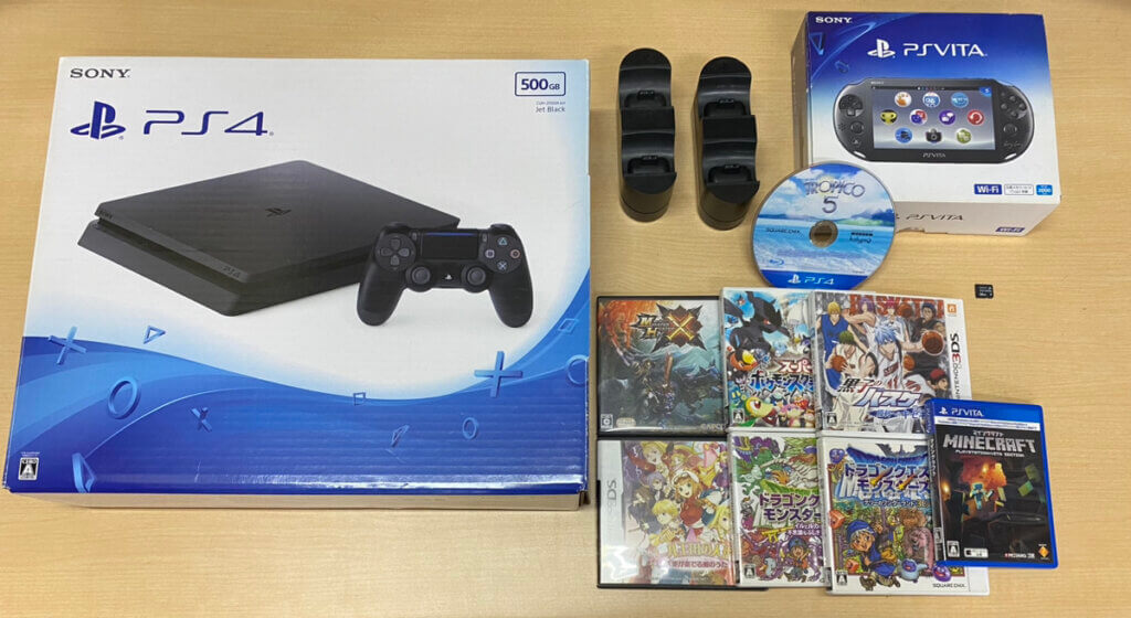 PS4 本体、PSVita 本体、周辺機器、ソフトを計13点買取しました！