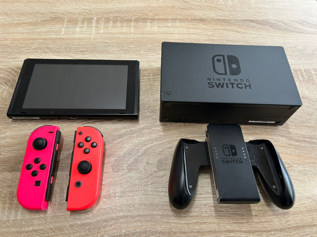 Switch本体、ジョイコン、ドックを計4点買取しました！