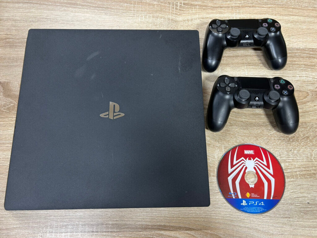 PS4本体、コントローラー、ソフトを計4点買取しました！