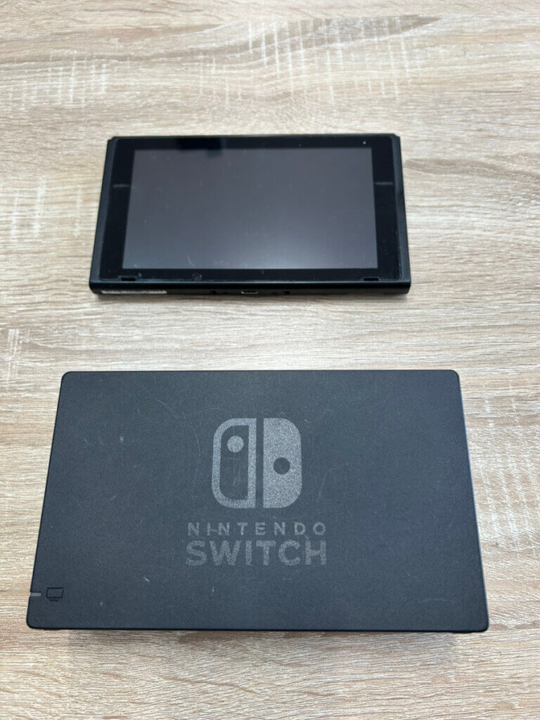 Switch本体、ドック等を2点買取しました！